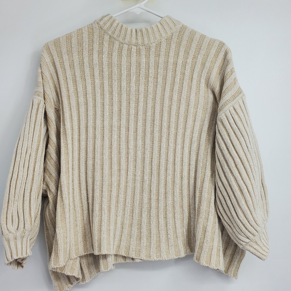 Urban Outfitters Sweater Turtle Neck XS Extra Small Beige 3/4 Sleeve cropped - Picture 1 of 4
